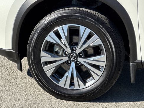 Used 2023 Nissan Rogue SV FWD image 31