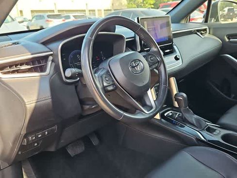 Used 2023 Toyota Corolla Cross AWD Hybrid image 10