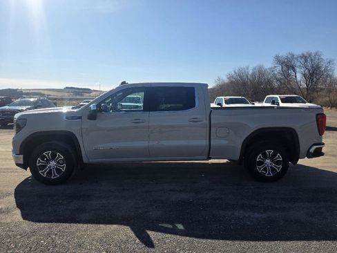 New 2026 GMC Sierra 1500 SLE w/ X31 Off-Road Package AWD/4WD image 10