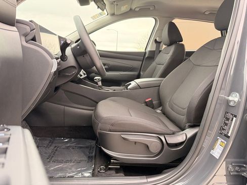 Used 2025 Hyundai Tucson SE AWD/4WD image 24