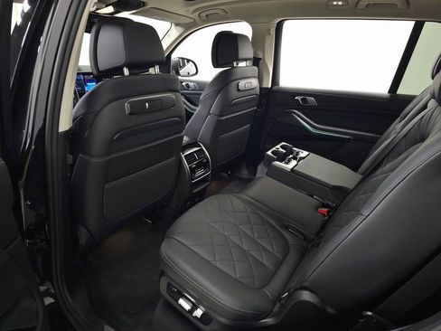 Used 2025 BMW X7 xDrive40i w/ Climate Comfort Package image 37