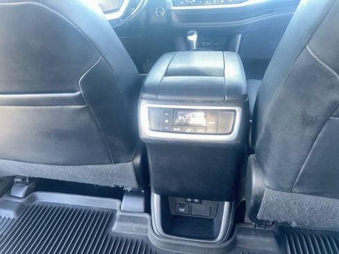 Used 2017 Toyota Highlander XLE image 42
