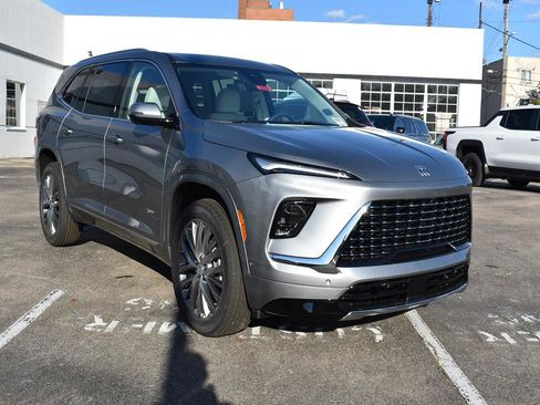 New 2026 Buick Enclave Avenir w/ Super Cruise Package image 3