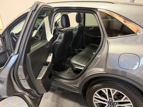 Used 2021 Ford Escape SEL image 18