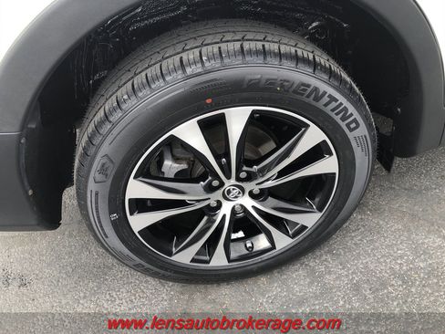 Used 2015 Toyota RAV4 Limited image 28