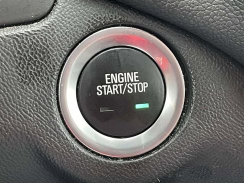 Used 2020 Chevrolet Equinox LT image 31