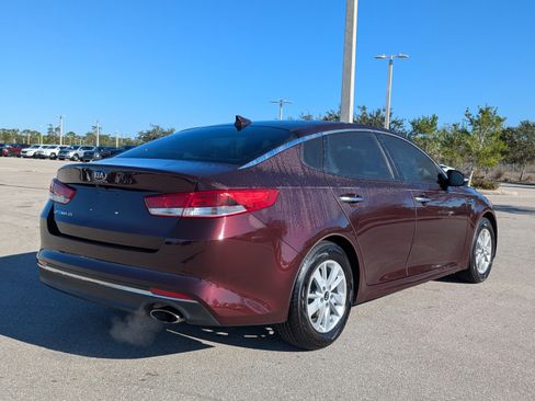 Used 2017 Kia Optima LX w/ Driver Convenience Package image 4