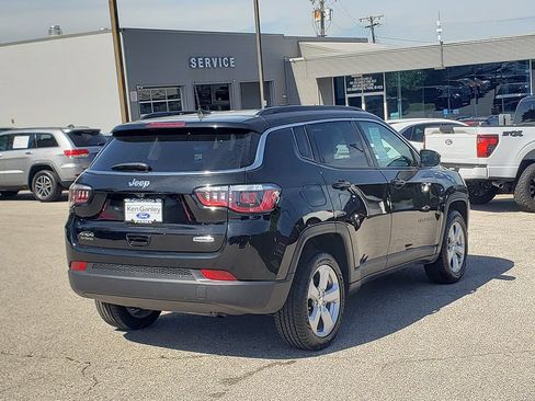 Used 2019 Jeep Compass Latitude w/ Cold Weather Group AWD/4WD image 5