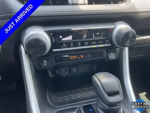 Used 2021 Toyota RAV4 LE AWD/4WD image 43