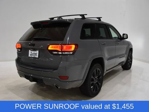 Used 2022 Jeep Grand Cherokee Laredo X image 4