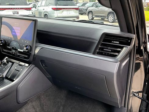 Used 2024 Lexus GX 550 AWD/4WD image 19
