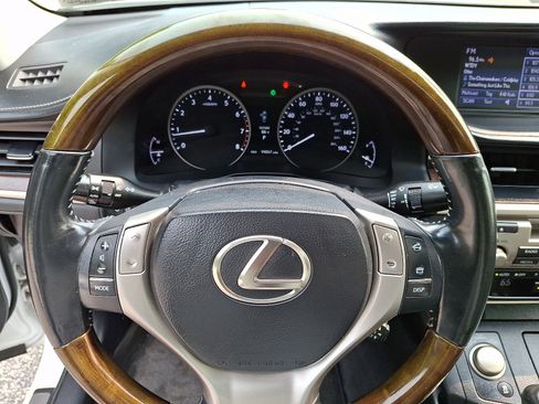 Used 2014 Lexus ES 350 w/ Premium Package FWD image 20