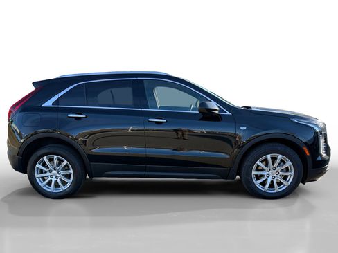 Used 2023 Cadillac XT4 Luxury w/ Cold Weather Package image 6