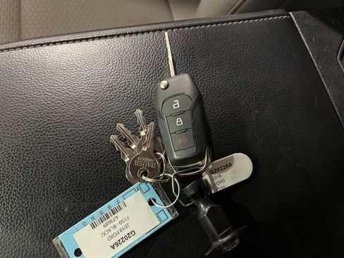 Used 2018 Ford F150 XLT w/ Trailer Tow Package image 26