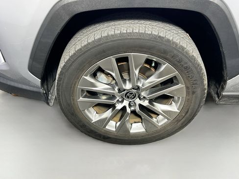 Used 2023 Toyota RAV4 XLE Premium image 13