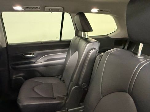 Used 2024 Toyota Grand Highlander XLE image 36