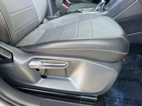 Used 2022 Volkswagen Taos SE FWD image 23