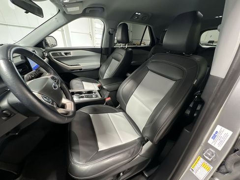 Used 2023 Ford Explorer XLT w/ Equipment Group 202A image 15