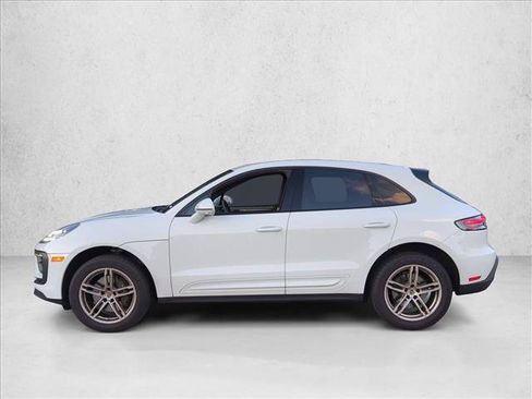 Used 2023 Porsche Macan AWD/4WD image 7