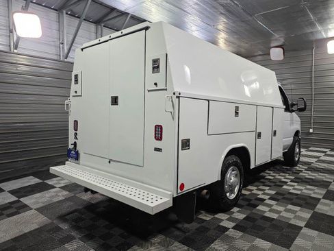 Used 2023 Ford E-350 and Econoline 350 Super Duty w/ Power Windows & Locks Group image 4