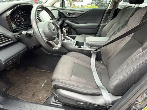 Used 2025 Subaru Outback Premium AWD/4WD image 16