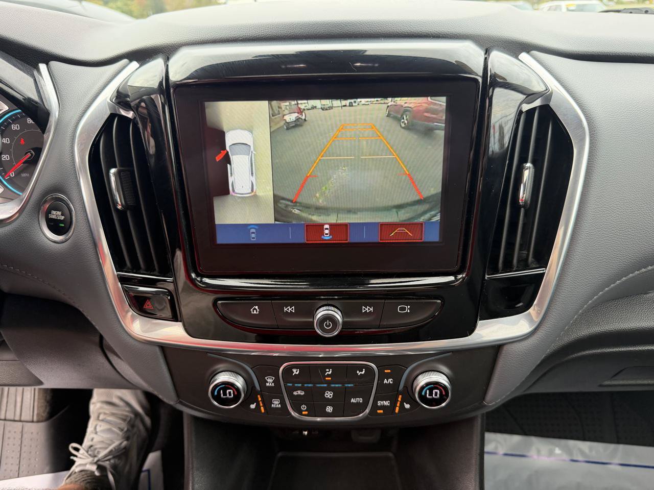 Used 2019 Chevrolet Traverse LT w/ LT Premium Package FWD image 34