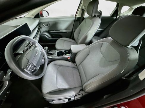 Used 2025 Kia K4 FWD image 13