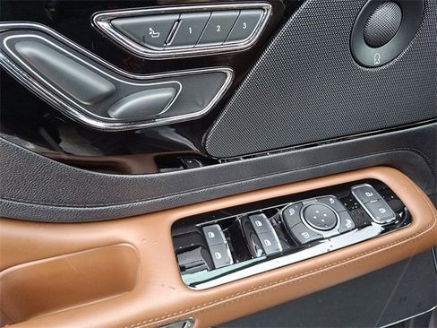 Certified 2022 Lincoln Aviator Reserve w/ Elements Package Plus image 15