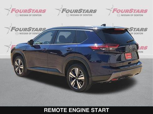 Used 2025 Nissan Rogue SL AWD/4WD image 7