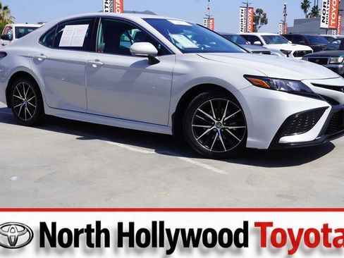 Certified 2024 Toyota Camry SE FWD image 1