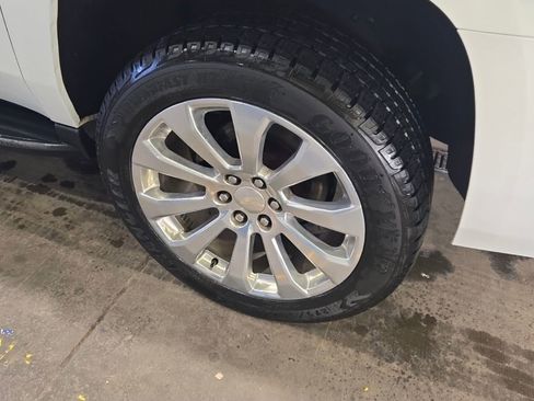 Used 2019 Chevrolet Suburban LT image 20