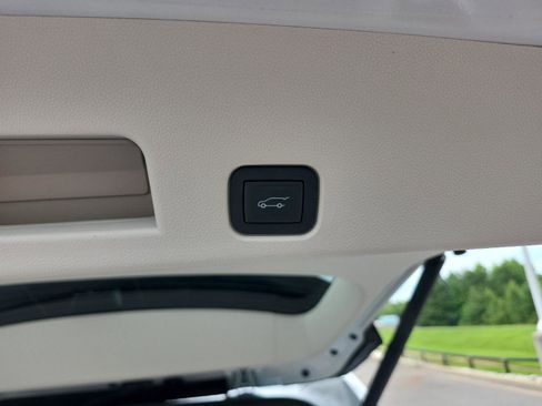 Certified 2025 GMC Acadia Denali w/ Super Cruise Package FWD image 11