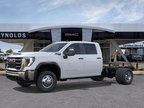 New 2026 GMC Sierra 3500 Pro w/ Convenience Package RWD image 2