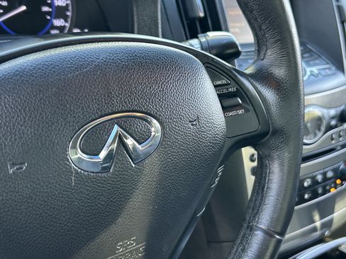 Used 2015 INFINITI Q40 w/ Moonroof Package RWD image 29