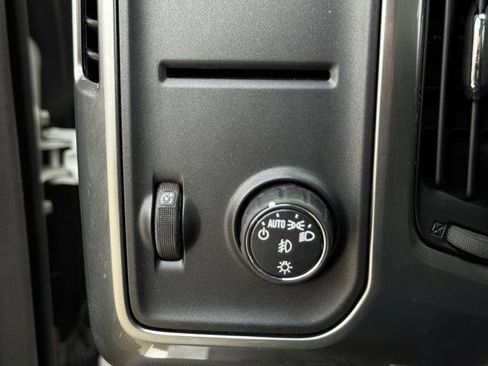 Used 2018 Chevrolet Silverado 1500 LT w/ Texas Edition RWD image 21