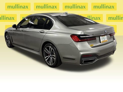 Used 2021 BMW 750i xDrive w/ Executive Package image 16