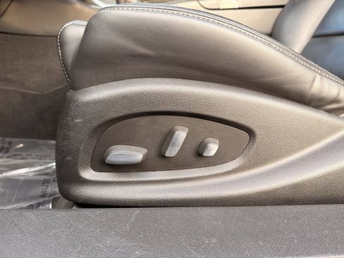 Used 2014 Cadillac ELR w/ Luxury Package image 28