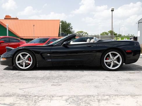 Used 2001 Chevrolet Corvette Convertible w/ Preferred Equipment Group2 RWD image 4