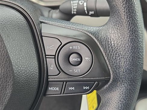 Used 2022 Toyota Corolla LE FWD image 35