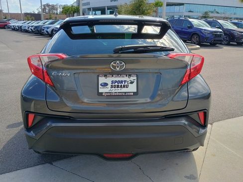 Used 2018 Toyota C-HR XLE image 6