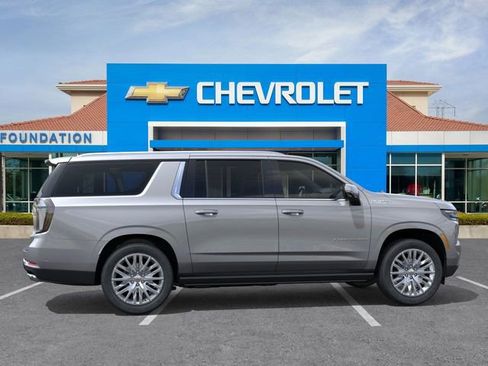 New 2025 Chevrolet Suburban High Country image 5