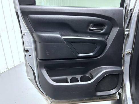 Used 2017 Nissan Titan S AWD/4WD image 19