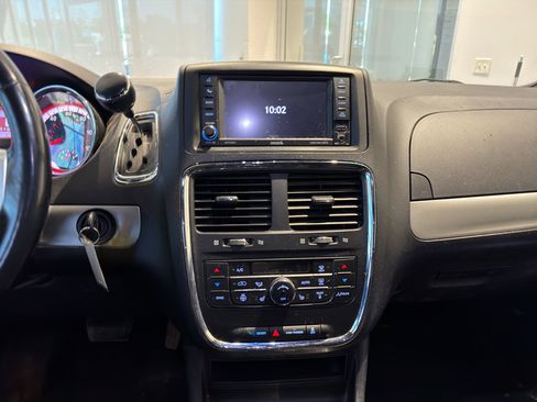 Used 2020 Dodge Grand Caravan GT image 16