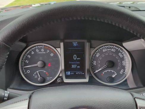 Used 2022 Toyota Tacoma SR5 w/ Technology Package RWD image 22