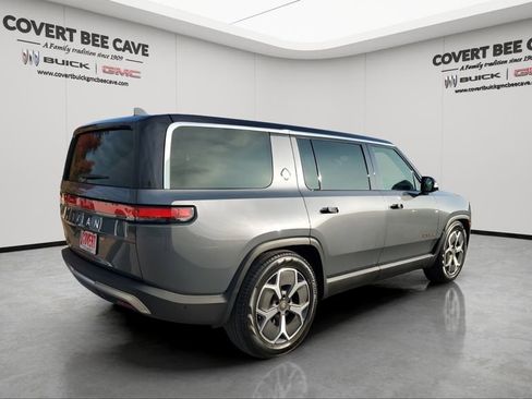 Used 2023 Rivian R1S Adventure image 9