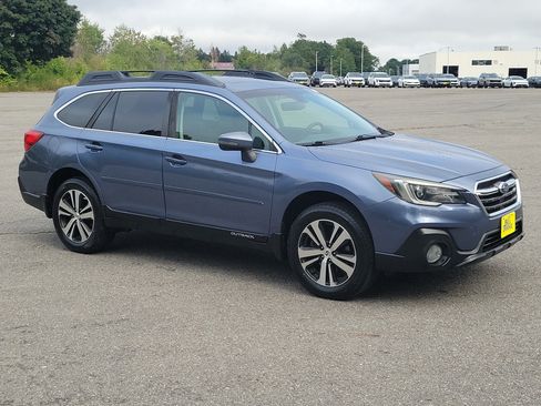 Used 2018 Subaru Outback 2.5i Limited AWD/4WD image 3