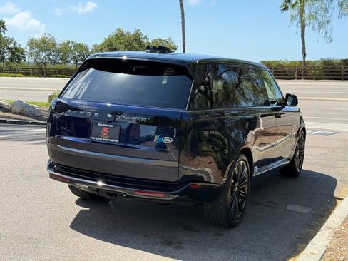 Used 2023 Land Rover Range Rover Long Wheelbase SE image 5