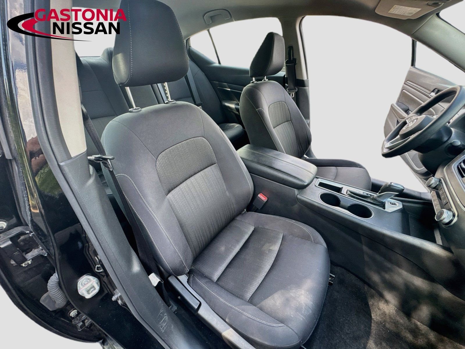 Used 2025 Nissan Altima 2.5 SV FWD image 33