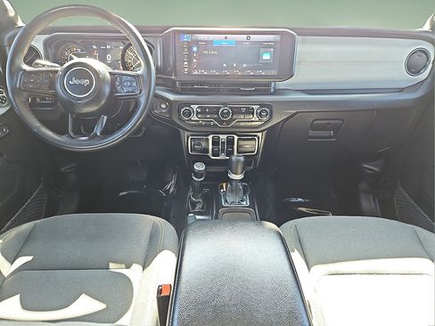 Used 2024 Jeep Gladiator Sport AWD/4WD image 15