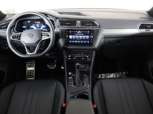 Used 2024 Volkswagen Tiguan SE R-Line FWD image 13